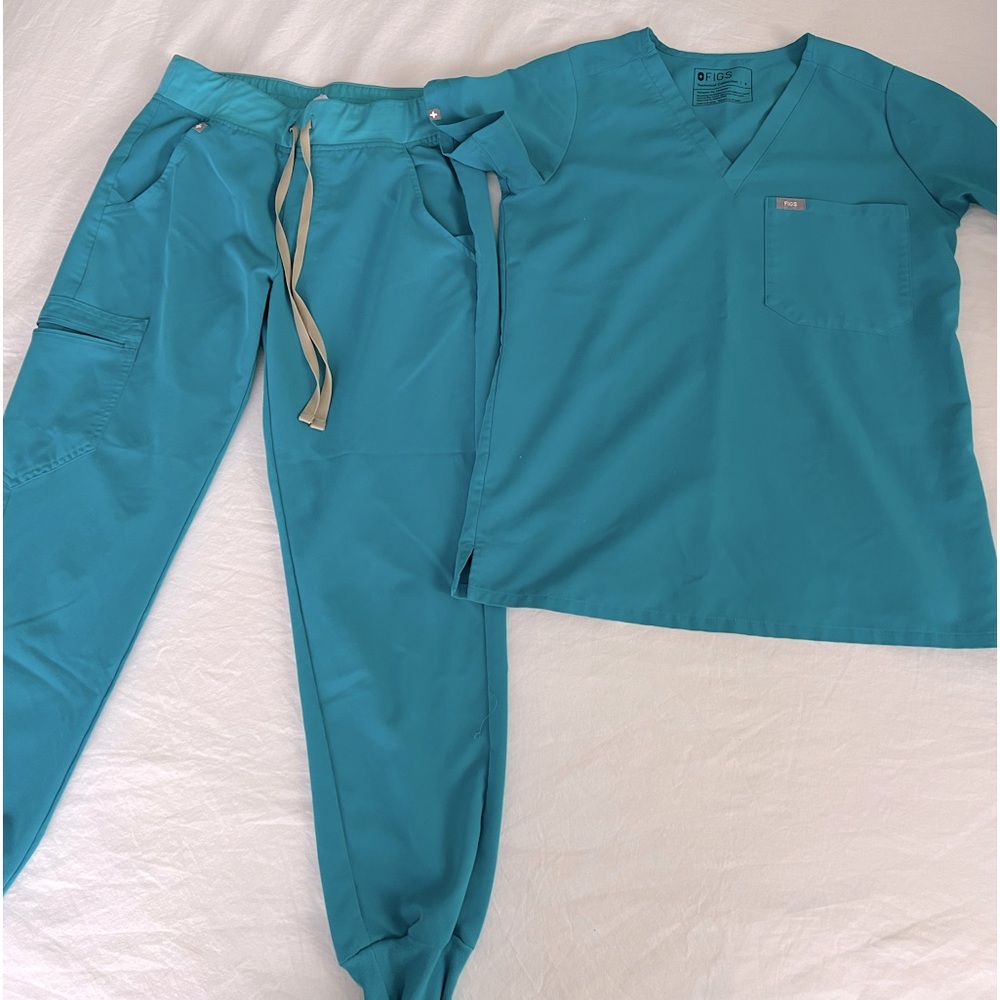 Used. Light blue figs jogger set!
